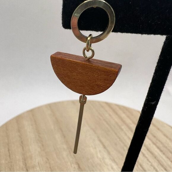 Gold tone dangle post unique geometric minimalist funky earrings - Picture 4 of 4